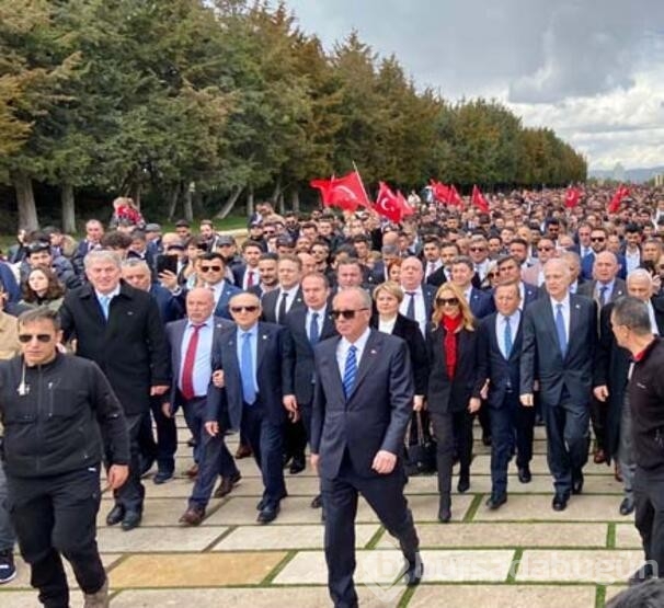 Muharrem İnce Anıtkabir'i ziyaret etti