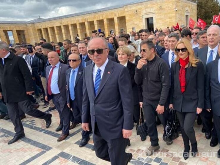 Muharrem İnce Anıtkabir'i ziyaret etti