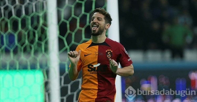Yıldız futbolcu Mertens'ten Güzel şarkıcı Hadise'ye çağrı!