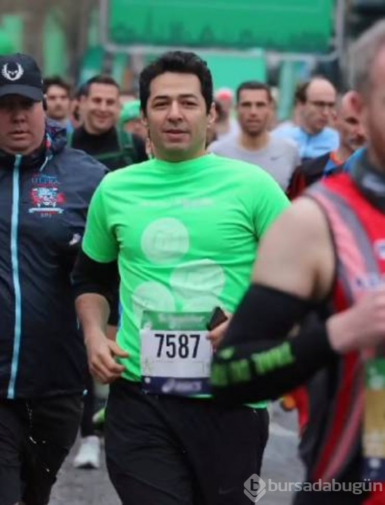 Paris'te depremzedeler için maratona katıldı