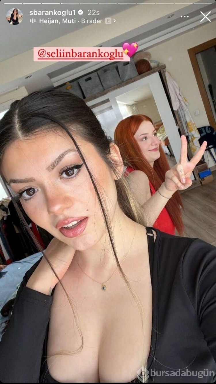 TikTok Fenomeni Simge Barankoğlu'nun dekolteli pozlarına bir bakan bir daha baktı
