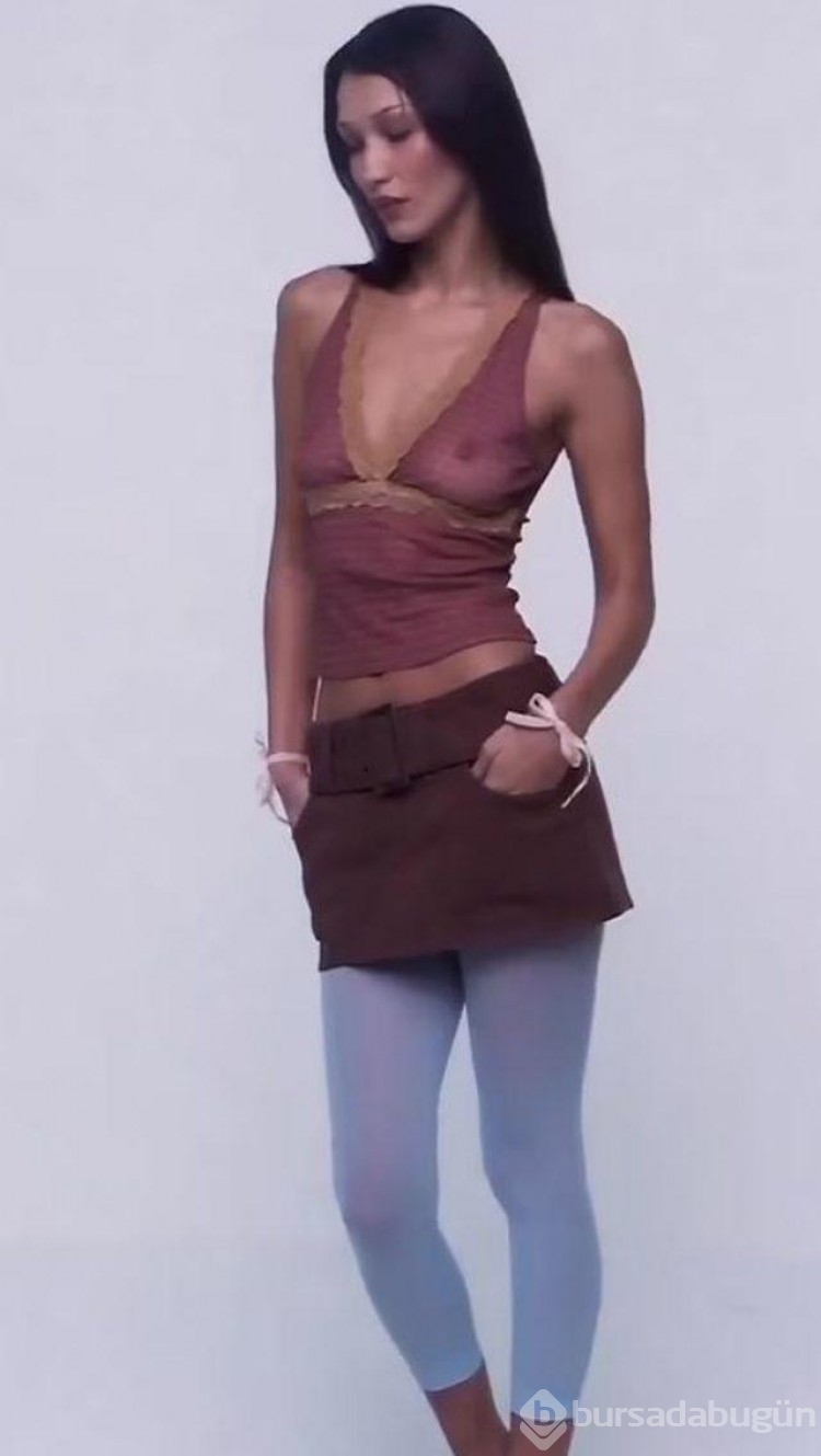 Bella Hadid şeffaf bluzuyla poz verdi