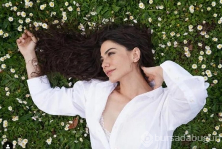 Demet Özdemir papatyalar içinde poz verdi
