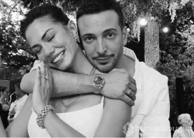 Demet Özdemir papatyalar içinde poz verdi
