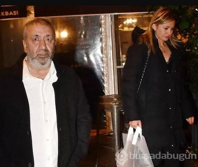 Zuhal Olcay ödül töreninde eski sevgilisiyle pişti oldu
