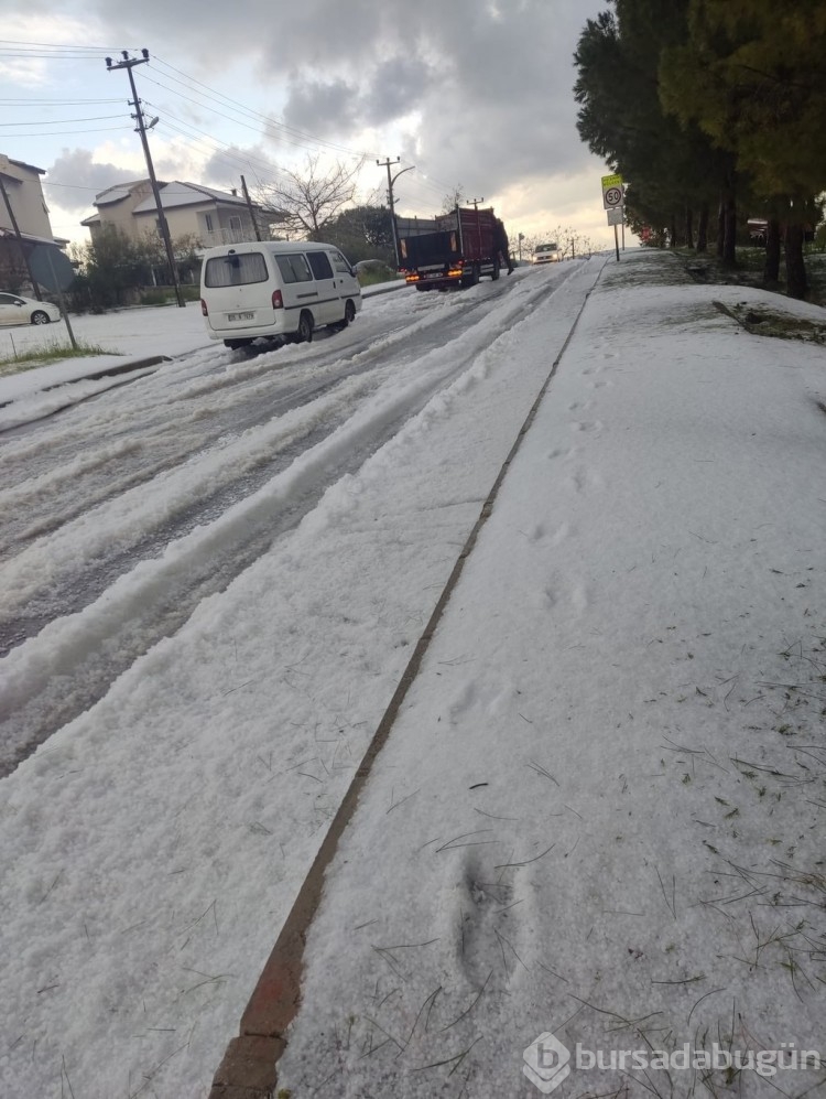 Çeşmede plajlar beyaza büründü