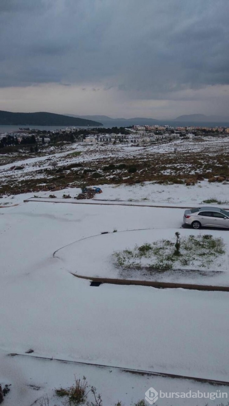 Çeşmede plajlar beyaza büründü