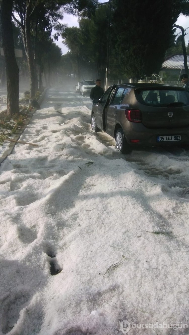 Çeşmede plajlar beyaza büründü
