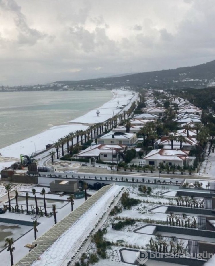 Çeşmede plajlar beyaza büründü