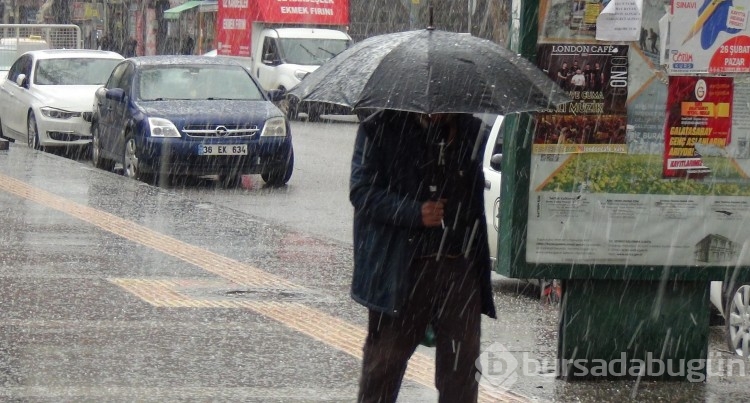 Kars'ta dolu yağışı etkili oldu