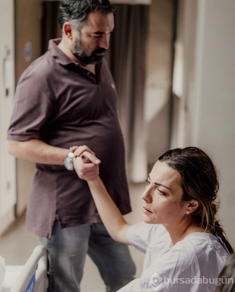 Burcu Kara doğum anlarına ait kareleri paylaştı