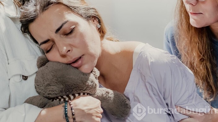 Burcu Kara doğum anlarına ait kareleri paylaştı