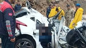 Adana'da üzerine kaya devrilen otomobildeki 4 öğretmen öldü!