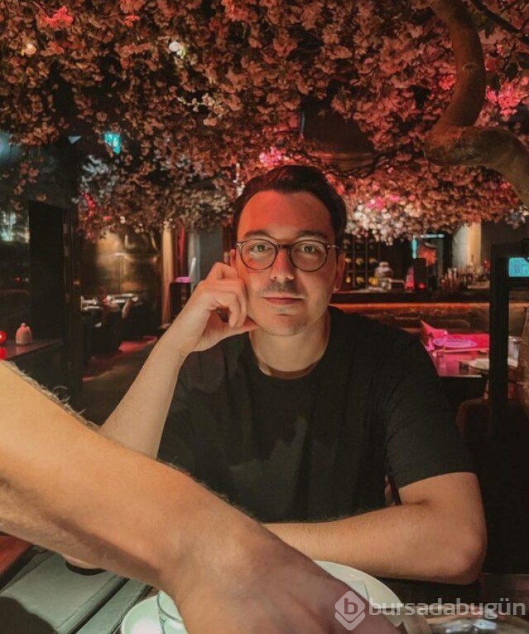 Oyuncu Zerrin Tekindor'un oğlu da kendi gibi ünlü çıktı!