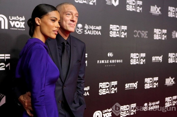 Vincent Cassel ve Tina Kunakey çiftinin evliliğinde kriz çıktı