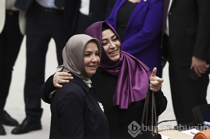 TBMM tatile girerken vekillerden hatıra fotoğrafı 