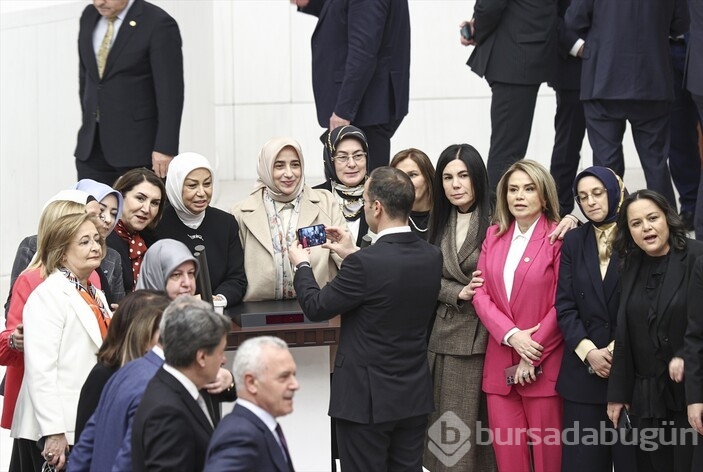 TBMM tatile girerken vekillerden hatıra fotoğrafı 