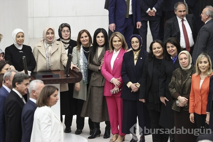 TBMM tatile girerken vekillerden hatıra fotoğrafı 