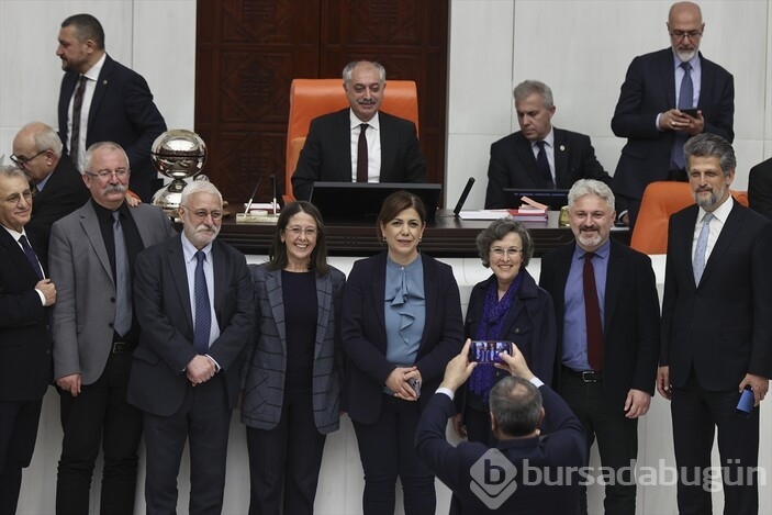 TBMM tatile girerken vekillerden hatıra fotoğrafı 