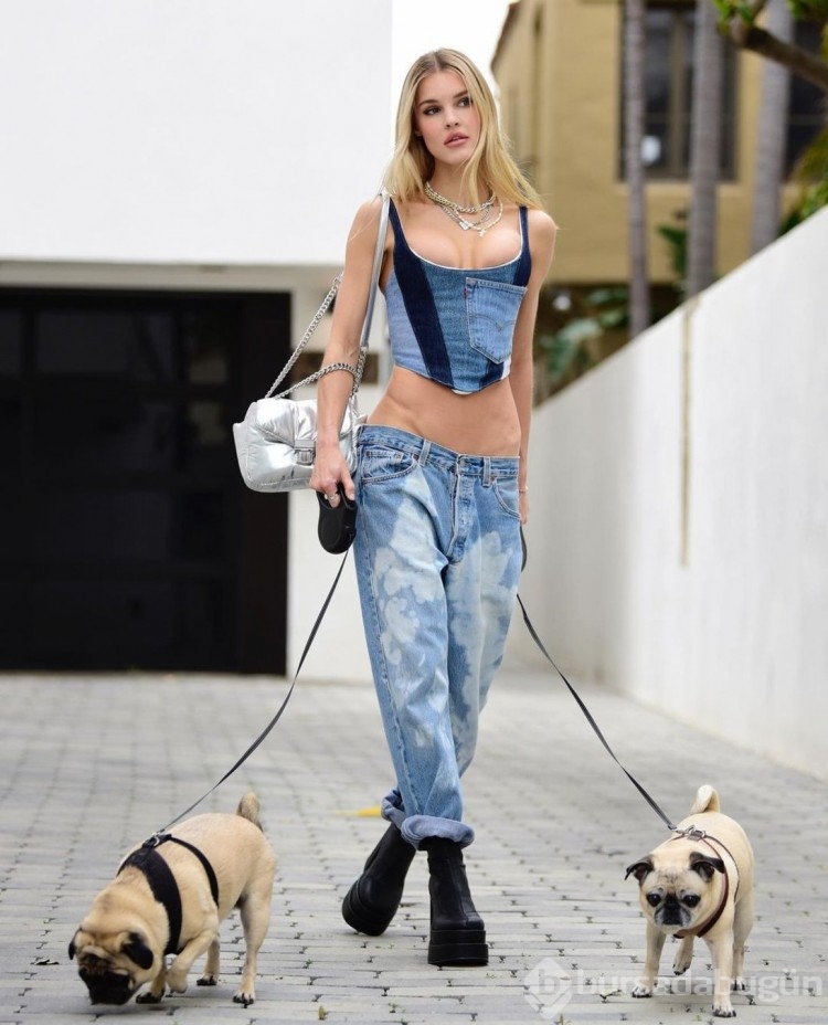 Victoria's Secret modelinden göz kamaştıran pozlar!