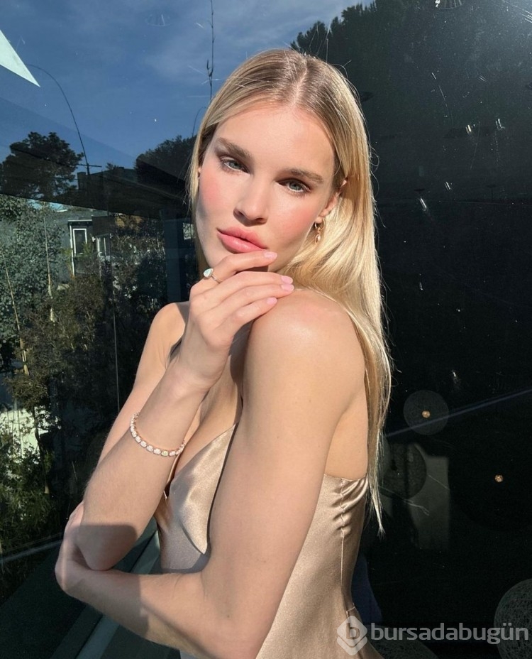 Victoria's Secret modelinden göz kamaştıran pozlar!