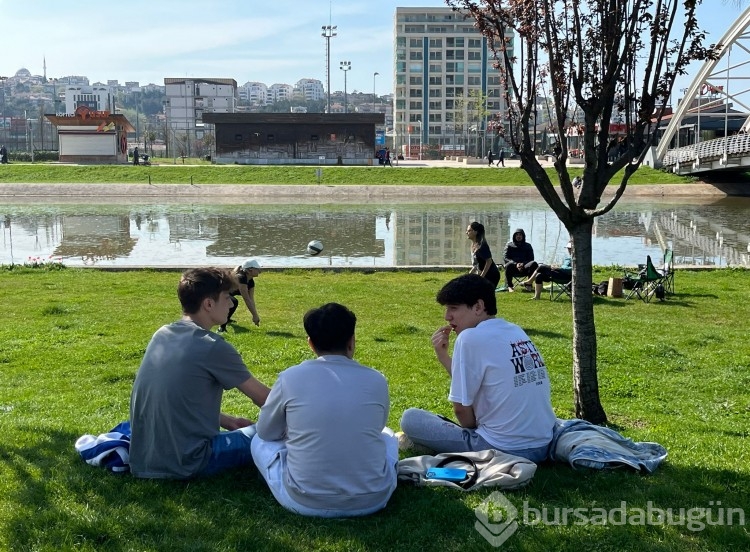 Bursalılar güneşli havanın tadını işte böyle çıkardı 
