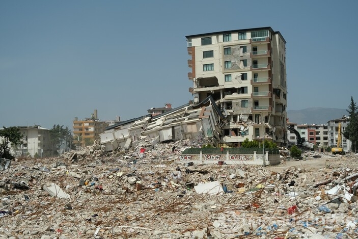 Molozlar kaldırıldıktan sonra Hatay görüntülendi 