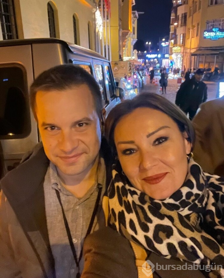 Oyuncu Pınar Altuğ mini kombini ile olay oldu
