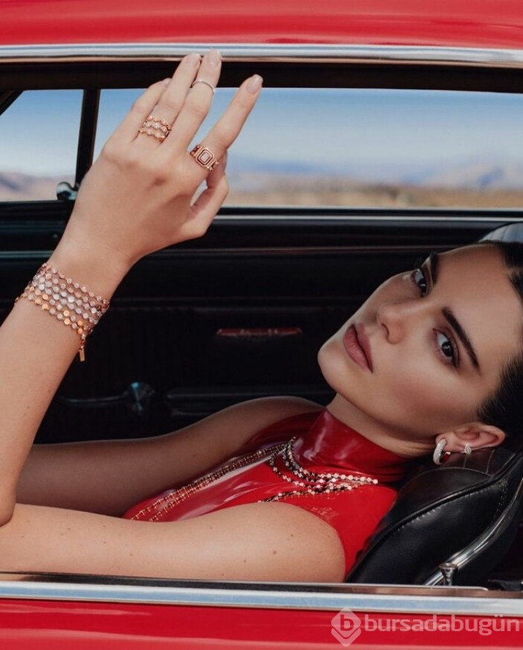 Ünlü model Kendall Jenner güneşin tadını çıkardı
