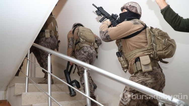 İstanbul'daki DEAŞ operasyonunda 15 gözaltı!