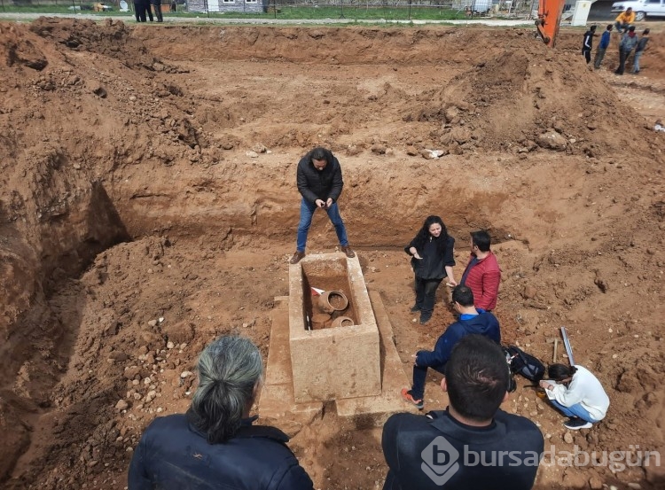 Lahitteki 4 çömlekten insan kemiği çıktı