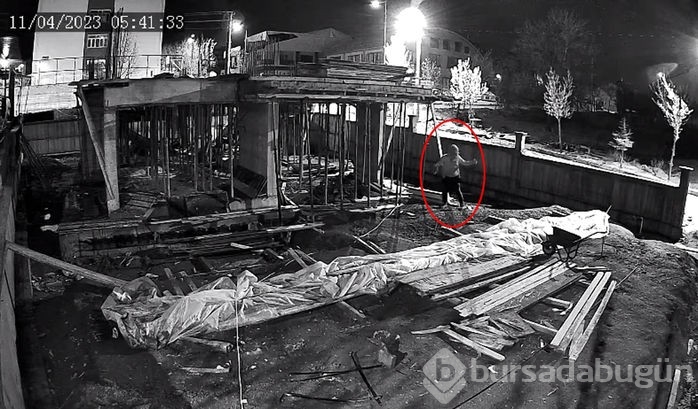 İnşaattan demir çalarken dans etti