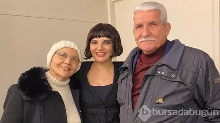 Şarkıcı Göksel ailecek çekildiği fotoğrafı paylaştı! Büyük ilgi gördü