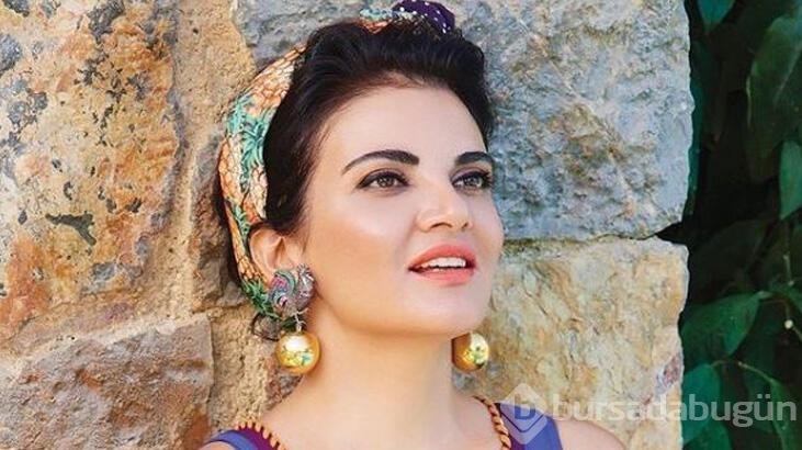Şarkıcı Göksel ailecek çekildiği fotoğrafı paylaştı! Büyük ilgi gördü