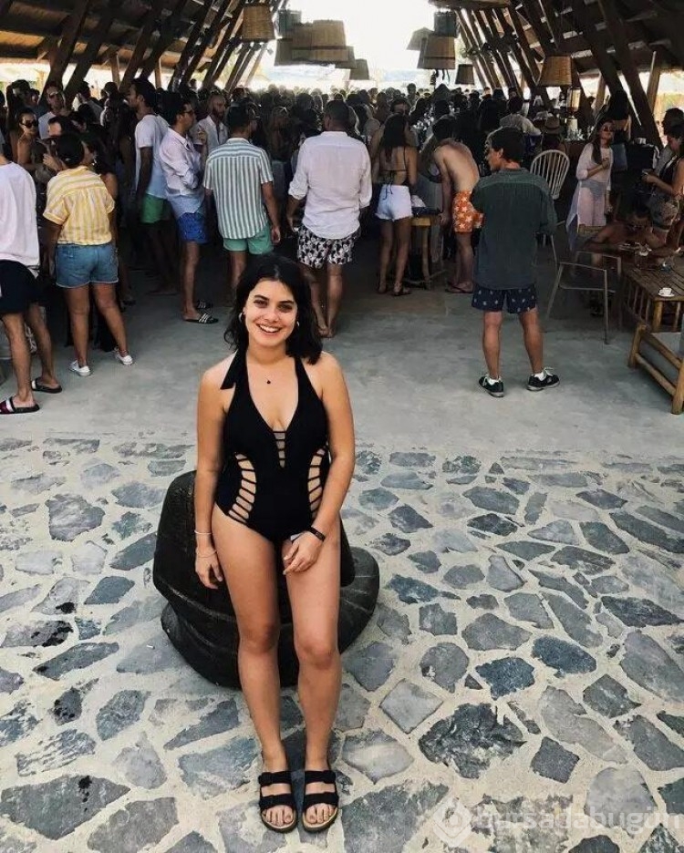 'En İyi Arkadaşım' dizisinde Alara karakterine hayat veren Alara Ertürk mest etti!