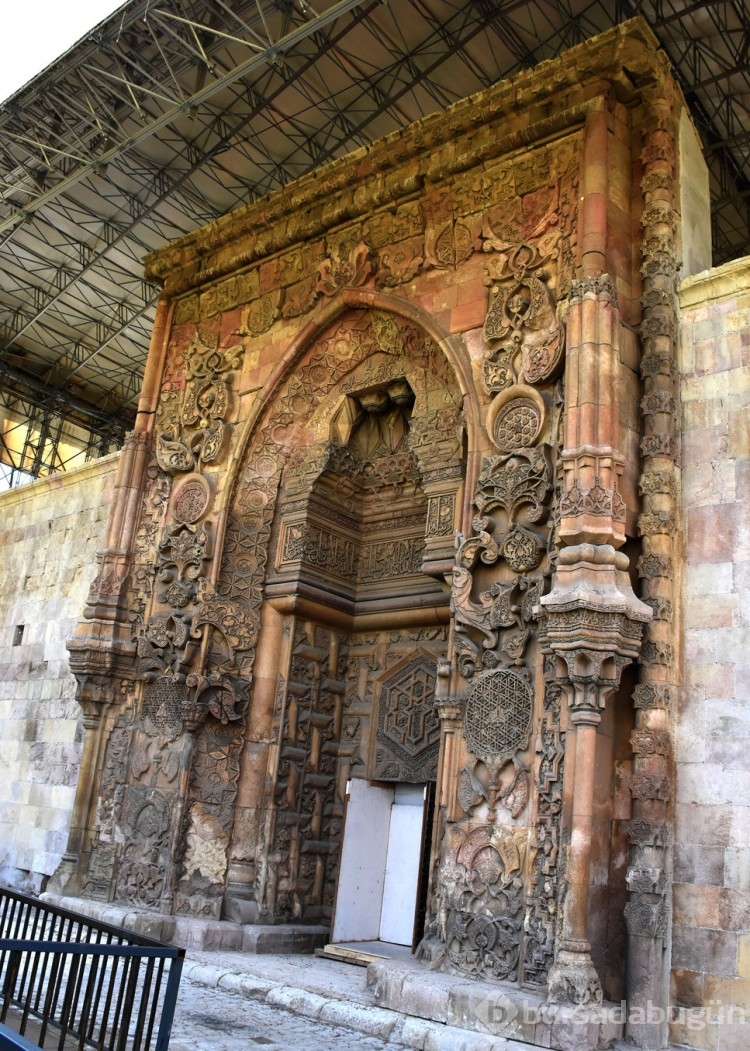 Üç boyutlu motif işçiliği