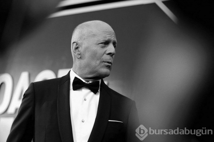 Bruce Willis hasttalığı nedeniyle kariyerine veda etti
