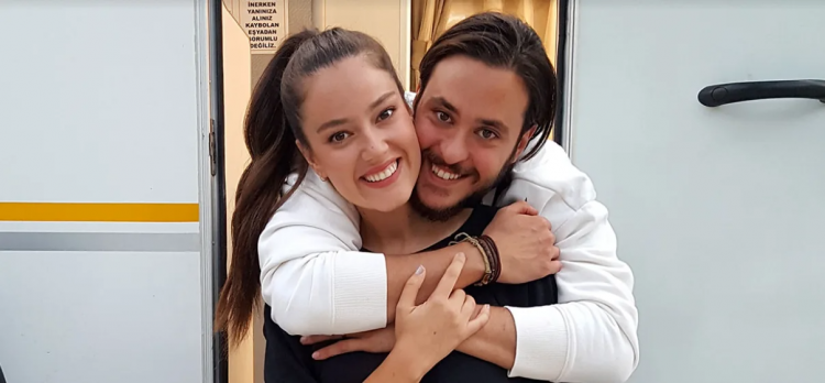 Pelin Akil ile evli olan Anıl Altan merak edilen soruları yanıtladı
