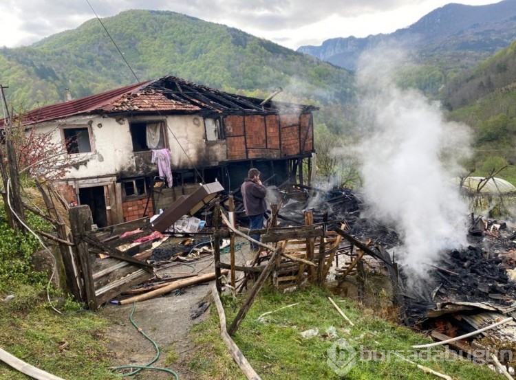 3 ev yandı, 1 kişi yaralandı; kundaklama iddiası