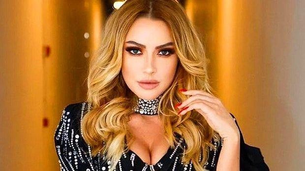 Hadise kafasını Belçika'da ailesinin yanında dinliyor