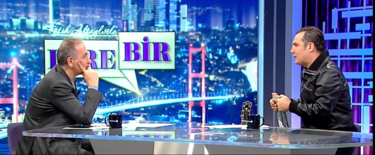 Ömür ile 30'dan fazla kedimiz var