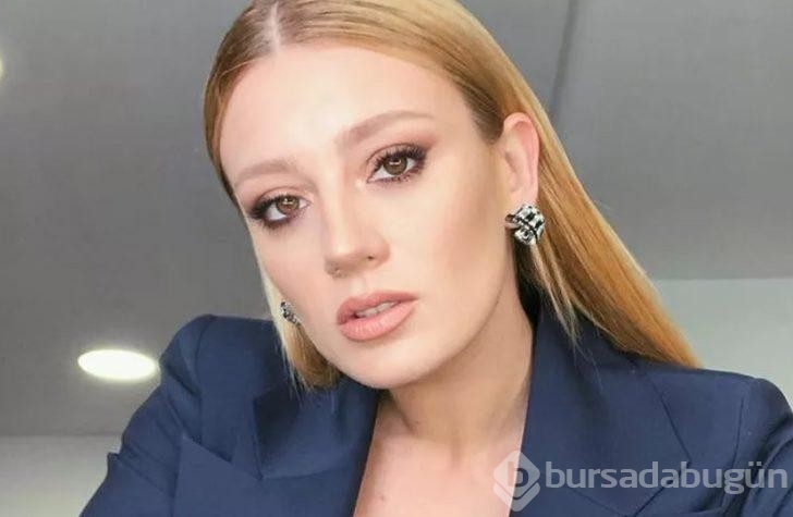 Güzel oyuncu Gizem Karaca göğüs dekoltesiyle büyüledi!