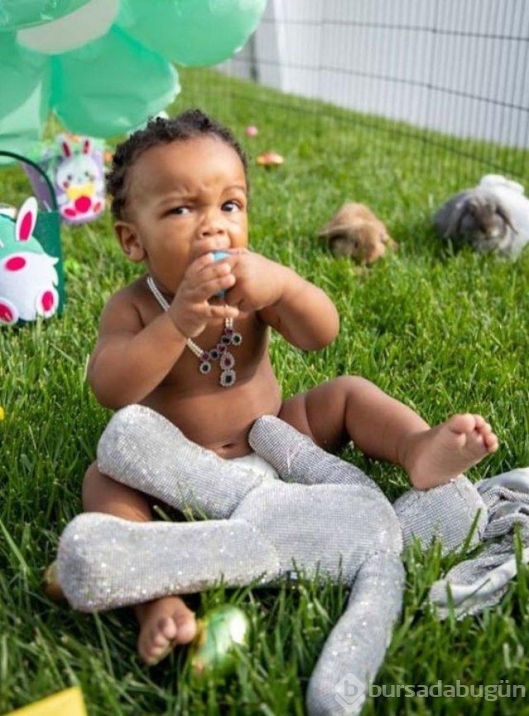 Rihanna oğlunu ASAP Rocky'ye benzetti!