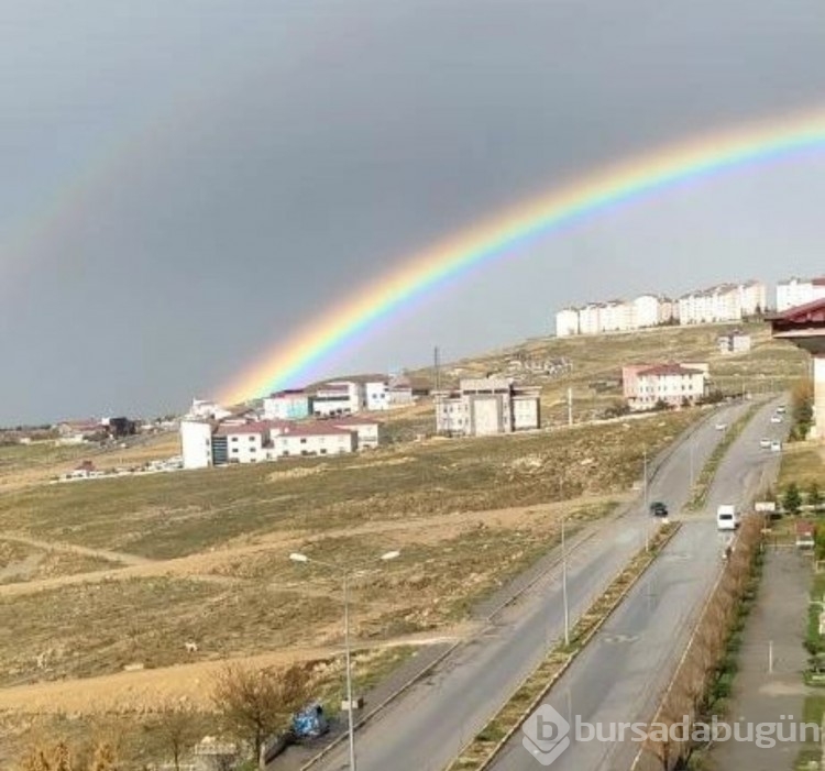 Van'da yağmur sonrası 'gökkuşağı' manzarası