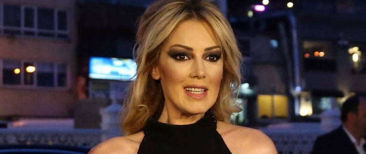 Şarkıcı Petek Dinçöz ameliyat oldu