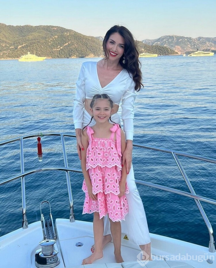 Nefise Karatay'ın kızı Maya güzelliğini annesinden almış