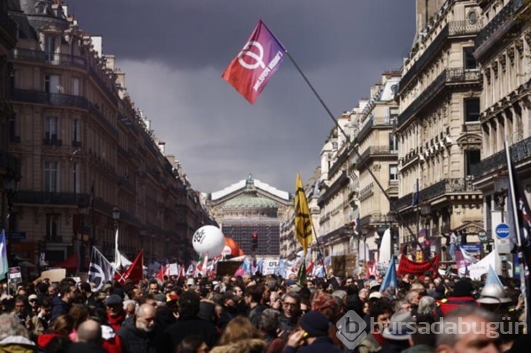 Macron zorda! 