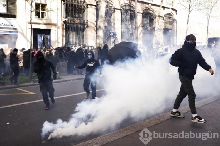 Macron zorda! 