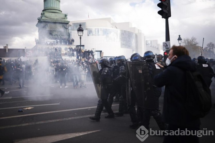 Macron zorda! 
