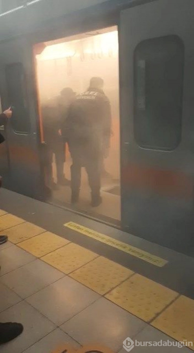 Metroda acil durum anonsları yapıldı
